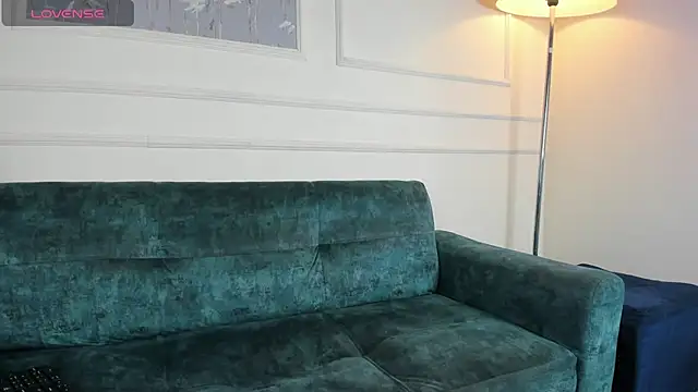 Snapshot of Zoe_Cheshire chatting on 03/04/25, 08:38 Zoe Cheshire online show from 03/04/25, 08:38