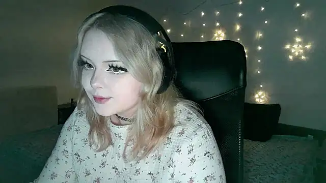 Electro doll online show from 02/13/25, 11:06