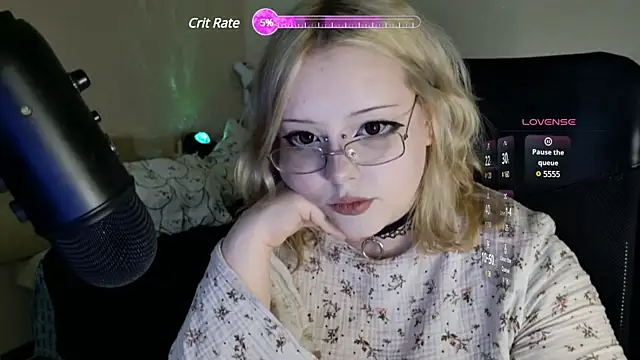 Electro doll online show from 03/05/25, 11:28