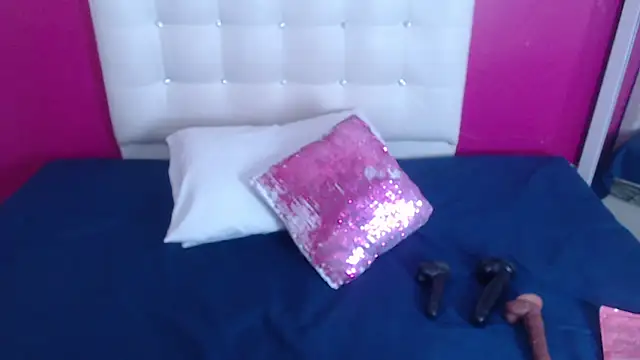 tinyy whore18 online show from 02/12/26, 06:52