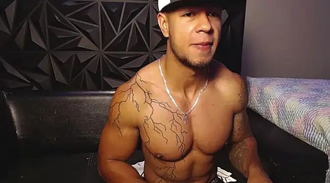 Snapshot of Jacob_Beckett chatting on 02/18/25, 11:44 Jacob Beckett online show from 02/18/25, 11:44