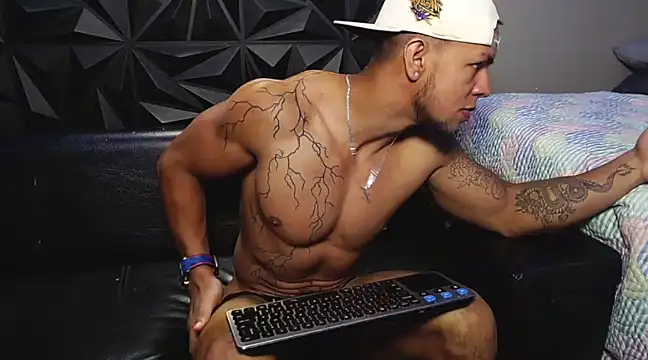 Snapshot of Jacob_Beckett chatting on 02/19/25, 11:04 Jacob Beckett online show from 02/19/25, 11:04