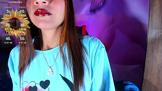 emili clark online show from 11/20/25, 04:12