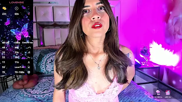 emili clark online show from 11/26/25, 04:02