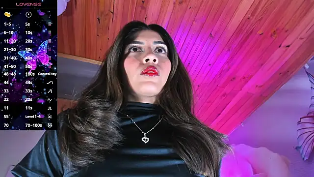 emili clark online show from 11/28/25, 04:15