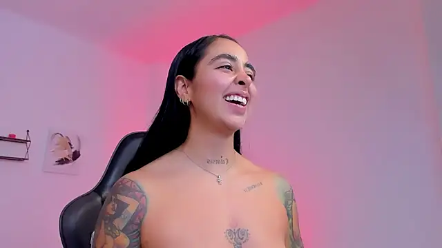 sophierooy22 online show from 09/30/25, 07:41