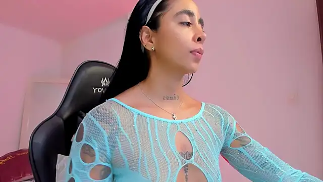 sophierooy22 online show from 04/04/26, 05:54