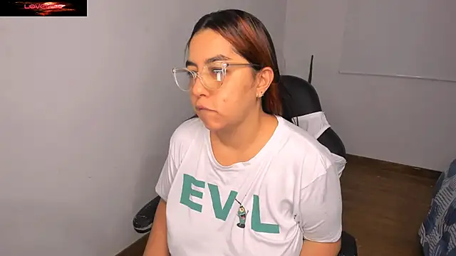 brithany olson25 online show from 02/23/25, 11:11