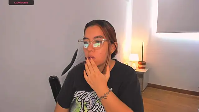 brithany olson25 online show from 03/05/25, 12:55