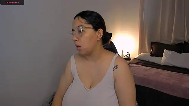 brithany olson25 online show from 09/15/25, 11:54