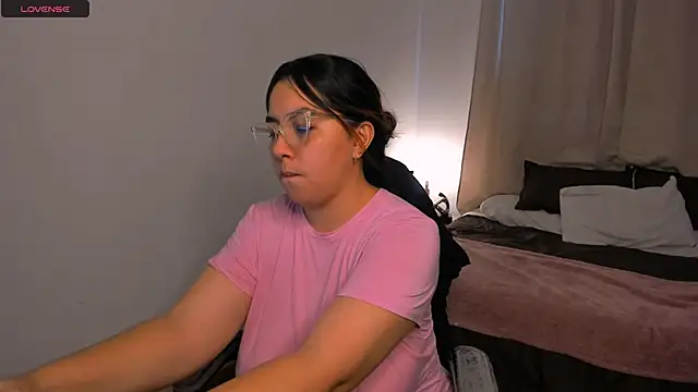 brithany olson25 online show from 10/11/25, 07:34