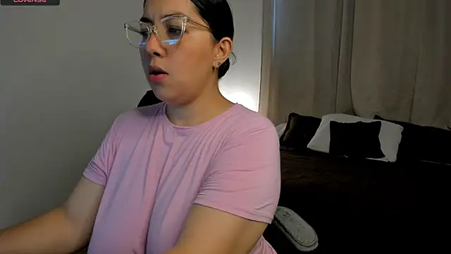 brithany olson25 online show from 10/22/25, 01:00