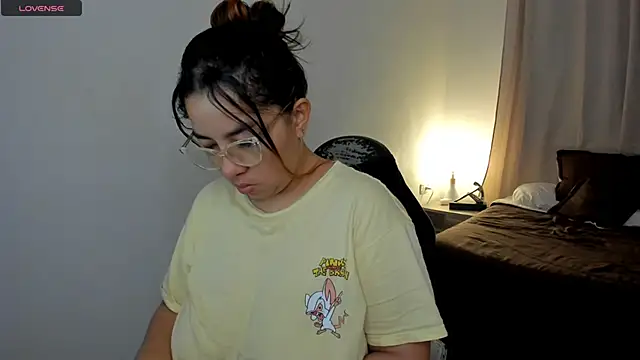 brithany olson25 online show from 11/30/25, 01:37