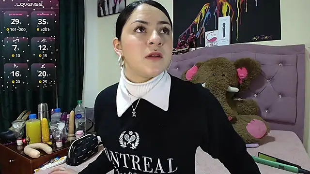 Emmie Hot online show from 10/10/25, 11:53