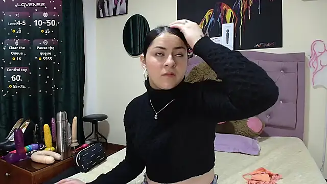 Emmie Hot online show from 10/14/25, 12:17