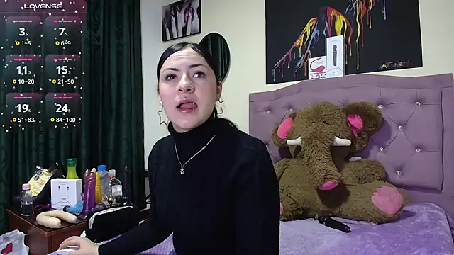 Emmie Hot online show from 02/19/26, 12:01