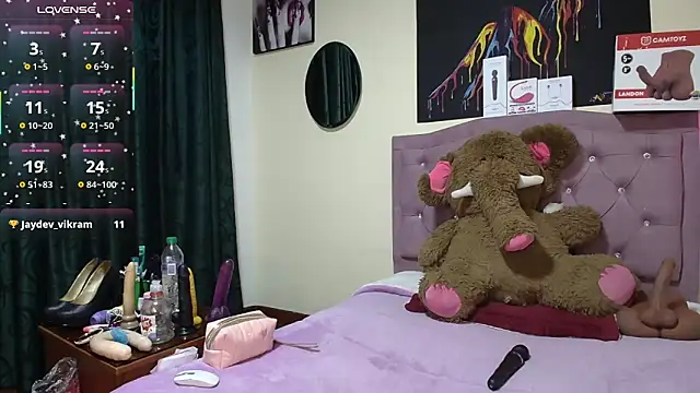 Emmie Hot online show from 05/21/26, 11:50