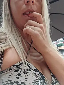 SweetyNinaOff1 online show from 06/23/26, 10:46