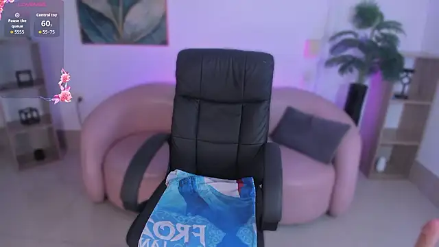 Ayha khalaf online show from 02/22/26, 02:02