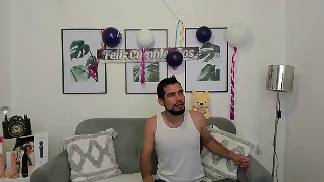 luxurycoupl online show from 02/12/25, 03:51