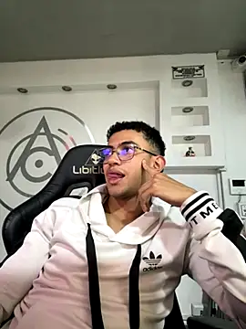 Thonny-becker online show from 11/02/25, 11:51