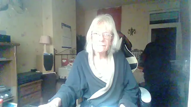 rosanetrav online show from 11/18/25, 05:01