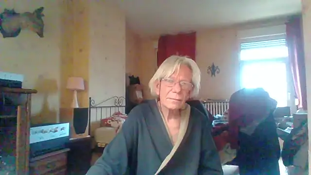 rosanetrav online show from 04/12/26, 07:02