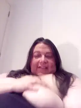 Snapshot of HotHornyEmmaX chatting on 02/03/25, 10:32 HotHornyEmmaX online show from 02/03/25, 10:32