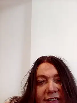 Snapshot of HotHornyEmmaX chatting on 02/09/25, 10:42 HotHornyEmmaX online show from 02/09/25, 10:42