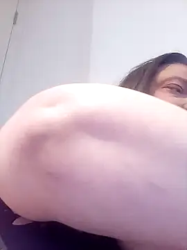 Snapshot of HotHornyEmmaX chatting on 02/10/25, 12:29 HotHornyEmmaX online show from 02/10/25, 12:29