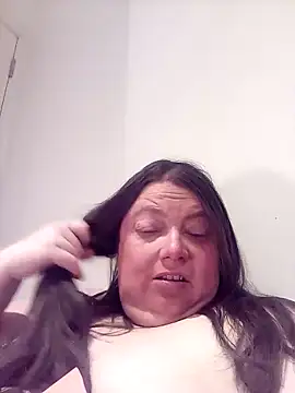 Snapshot of HotHornyEmmaX chatting on 02/11/25, 05:37 HotHornyEmmaX online show from 02/11/25, 05:37