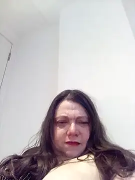 Snapshot of HotHornyEmmaX chatting on 02/14/25, 07:49 HotHornyEmmaX online show from 02/14/25, 07:49