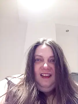 Snapshot of HotHornyEmmaX chatting on 02/16/25, 08:33 HotHornyEmmaX online show from 02/16/25, 08:33