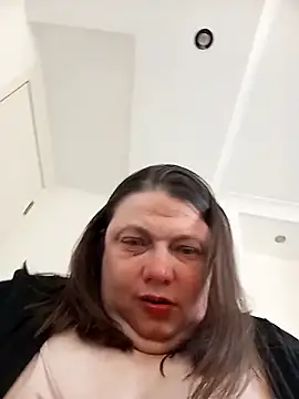 Snapshot of HotHornyEmmaX chatting on 04/07/26, 05:35 HotHornyEmmaX online show from 04/07/26, 05:35