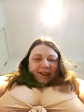 Snapshot of HotHornyEmmaX chatting on 04/11/26, 06:18 HotHornyEmmaX online show from 04/11/26, 06:18