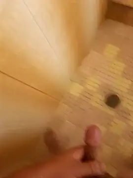 Snapshot of srecet chatting on 01/28/25, 01:08 srecet online show from 01/28/25, 01:08