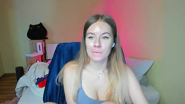 EmilyPaw online show from 02/08/25, 10:29