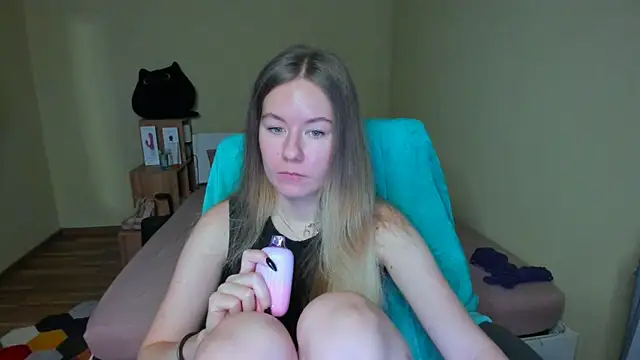 EmilyPaw online show from 02/23/25, 08:28