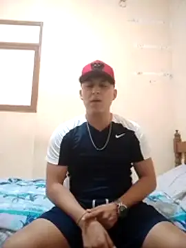 Snapshot of LuisMex1998 chatting on 10/25/25, 11:21 LuisMex1998 online show from 10/25/25, 11:21