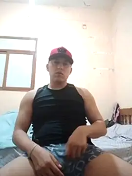 Snapshot of LuisMex1998 chatting on 11/05/25, 08:14 LuisMex1998 online show from 11/05/25, 08:14