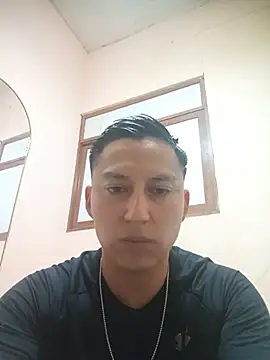Snapshot of LuisMex1998 chatting on 05/25/26, 03:45 LuisMex1998 online show from 05/25/26, 03:45