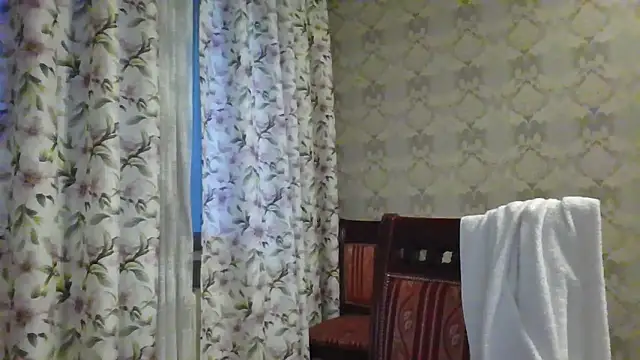 elysiann3 online show from 02/25/25, 12:45