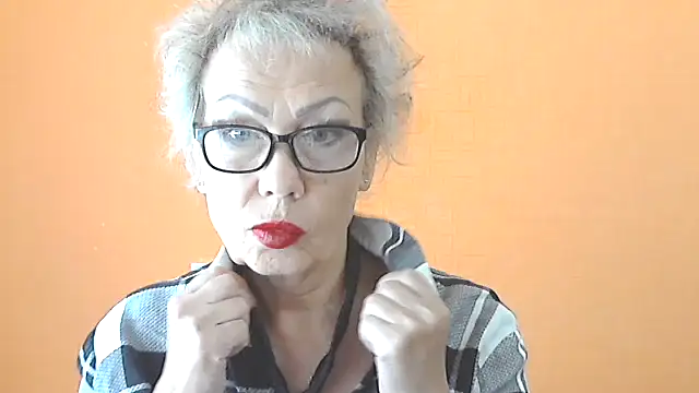 NessyJenixs online show from 09/28/25, 06:30