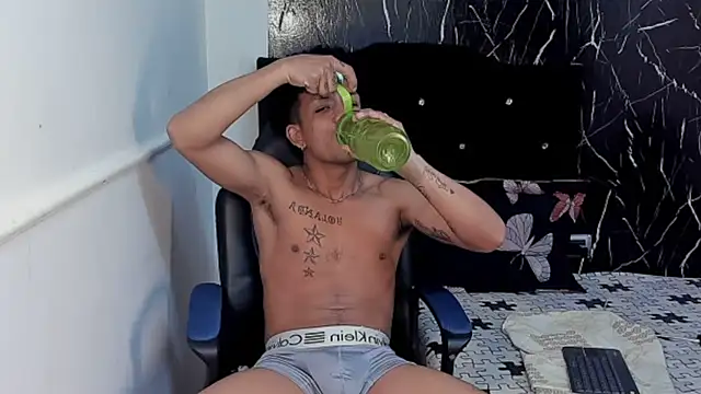 carlos alber12 online show from 11/10/25, 04:17