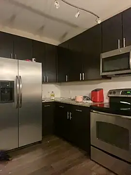 Snapshot of theprettysoles chatting on 11/21/25, 02:10 theprettysoles online show from 11/21/25, 02:10