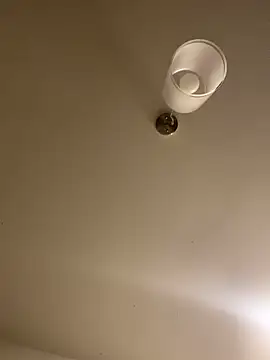 Snapshot of theprettysoles chatting on 12/15/25, 11:42 theprettysoles online show from 12/15/25, 11:42