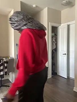 Snapshot of theprettysoles chatting on 12/21/25, 02:46 theprettysoles online show from 12/21/25, 02:46