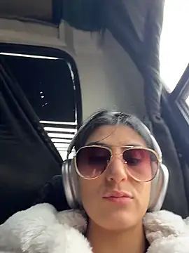 fiorella paris online show from 02/22/26, 06:50