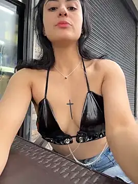 fiorella paris online show from 03/18/26, 09:29