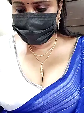 Queenflowerr online show from 01/27/25, 10:38